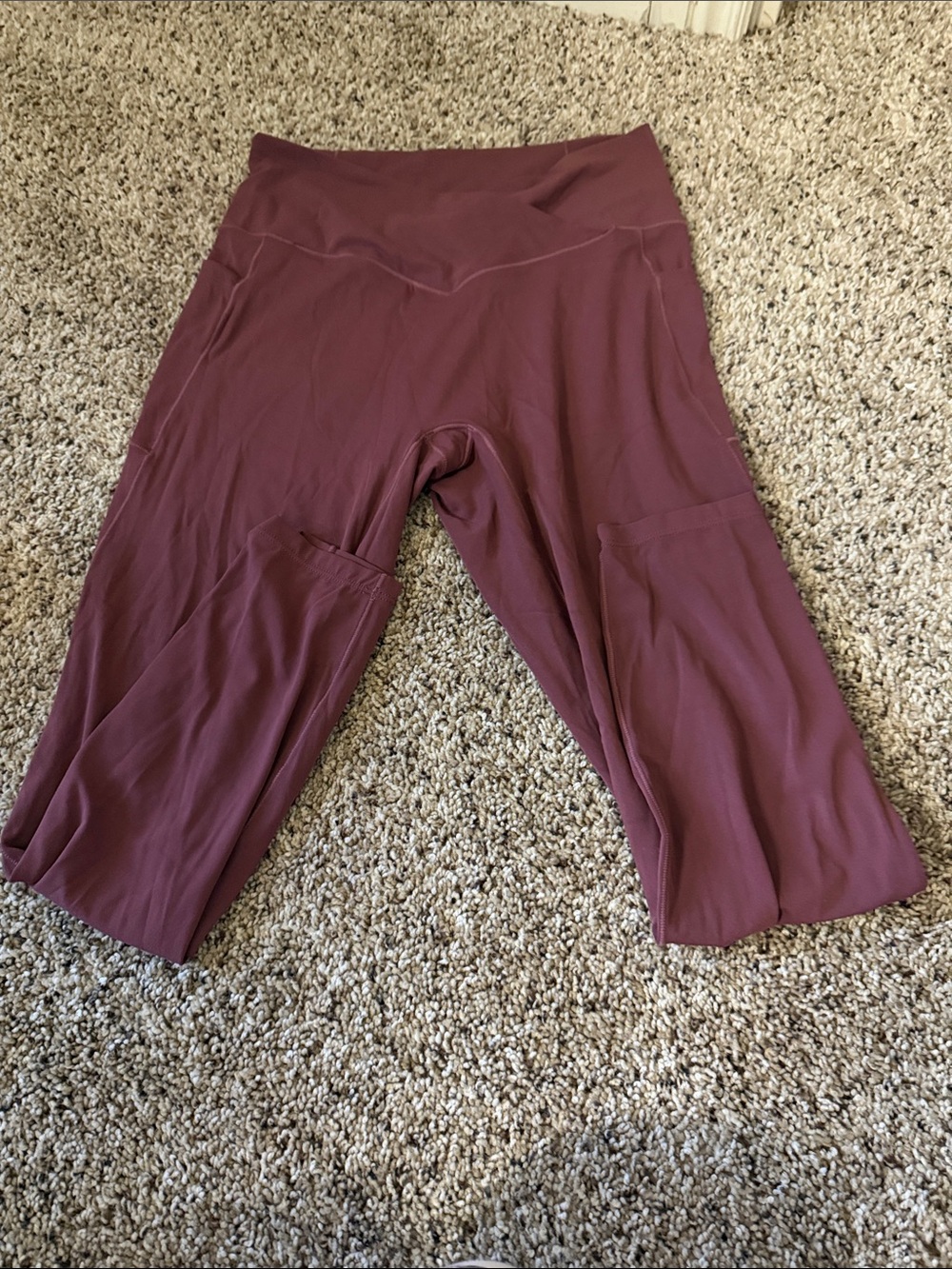HALARA 7/8 leggings Sz Lg NWT MAUVE color.
